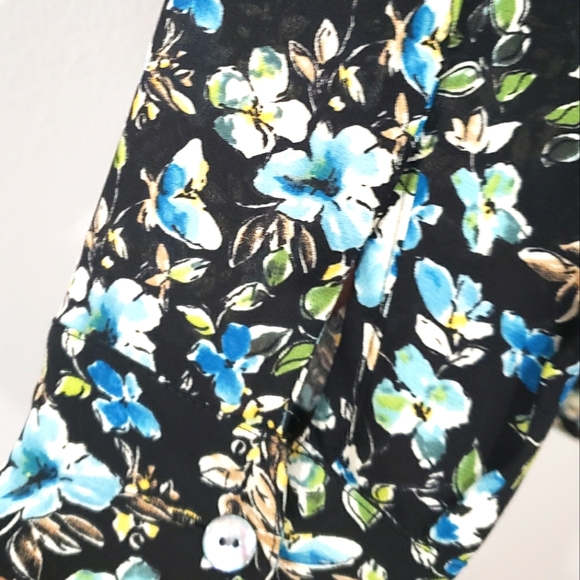 J. Jill Long Sleeve Longlined Floral Button Down Tiered Layed Hem Top, Size M - Picture 8 of 12